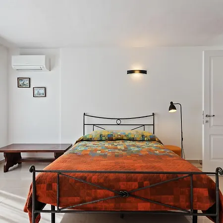 Villa Sunny With Terrace Comerio