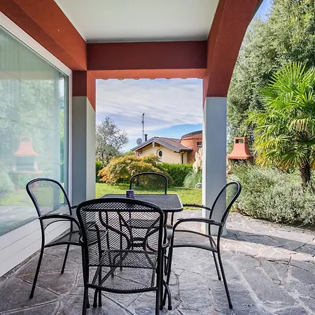 Villa Sunny With Terrace